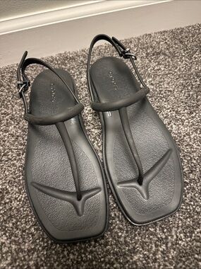 CROCS Miami Thong